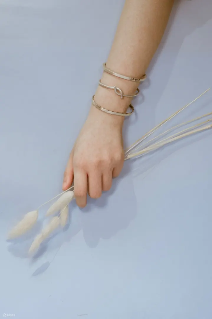 Finished goods in the workshop of Bracelet